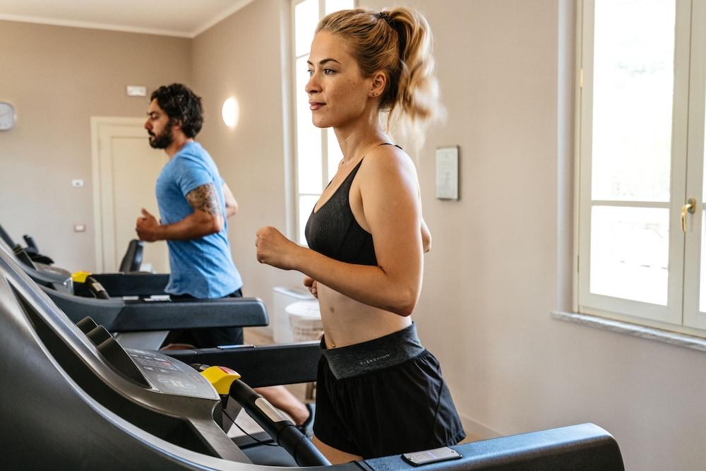 Bagni Di Pisa Palace & Thermal Spa - The Leading Hotels Of The World San Giuliano Terme Kültér fotó A treadmill in use